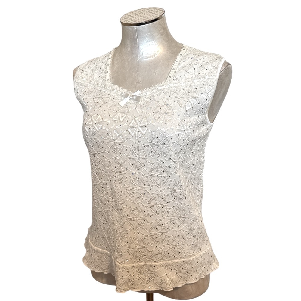 Super Cute Sleeveless Stretch Women’s Top Bow And Lace Trim Ruffle Bottom